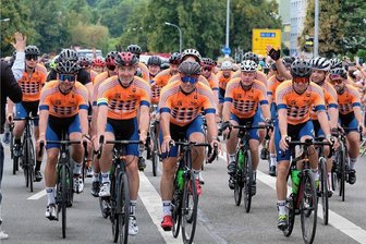 Friedensfahrt: So sollen mehr Frauen an den Start kommen - Der "European Peace Ride" wird immer größer und internationaler. Die Etappenfahrt ist eines der zentralen Projekte der Kulturhauptstadt 2025. Bei der zweiten Auflage 2022 waren 120 Radfahrer zwei Tagen von Polen über Tschechien nach Deutschland unterwegs. In diesem Jahr gibt es drei Etappen und 200 Starter. 