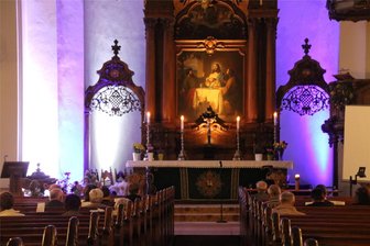 Friedensgebet in Augustusburg für Israel: „Nimm diesen Hass aus den Herzen der Menschen“ - Gut zwei Dutzend Besucher hatten sich am Mittwochabend zum Friedensgebet in die Stadtkirche St. Petri in Augustusburg eingefunden.