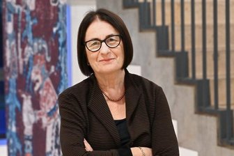 Friedensnobelpreisträgerin in Dresden: Russland und die Strafe der Geschichte - Die Friedensnobelpreisträgerin Irina Scherbakowa zu Gast in Dresden. Nach Beginn des Ukrainekrieges hat sie ihr Heimatland Russland verlassen.