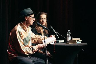 Frisch aus dem kochenden Kessel: Flake Lorenz und Lea Streisand lesen in Chemnitz - Beste Unterhaltung: Flake Lorenz und Lea Streisand in der Stadthalle Chemnitz.