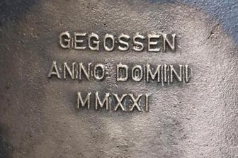 Frisch gegossene Hilliger-Glocke für Merseburger Dom besteht ihren Klangtest -