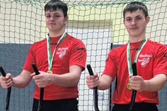 Frisch gekürte Meister helfen Laien - Haben sich als Sachsenmeister für das DM-Viertelfinale qualifiziert: Paul Partzsch (links) und Markus Kropat.