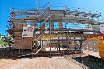 Frisch Gezaptes und Gegrilltes auf der Baustelle in Zschopau - Der Rohbau des Zschopauer Bürgersaals ist vorangeschritten.