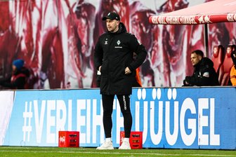 Frischer Wind aus dem Norden: Wie Ole Werner die Roten Bullen aus Leipzig wieder zum Laufen bringen soll - Kann er den zuletzt eher lahmen Roten Bullen - getreu dem Motto des Geldgebers - wieder Flügel verleihen? Ole Werner kommt nach Leipzig. Als neuer RB-Trainer und nicht wie hier im Januar dieses Jahres als Gast mit Werder Bremen.