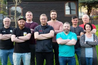 Frisches Blut an der Spitze des Regionalligisten - Der neue Vorstand des Ring- und Stemmklubs "Jugendkraft 1898" Gelenau - von links: Schriftführer Mathias Leipziger, Schatzmeister Patrick Grinz, Beisitzer Lukas Kästel, Vereinsvorsitzender Jens Fischer, die Beisitzer Martin Penzis, Rico Richter, Daniel Franke und Jörg Otto sowie die stellvertretende Vereinsvorsitzende Ivonne Franke.