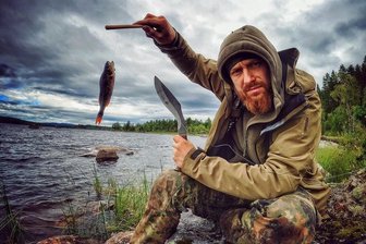 Fritz Meinecke über seinen Serien-Erfolg "7 vs. wild": "Ich zeige nur, was passiert" - Ganz einfach spannend: Fritz Meinecke für "7 vs. wild" allein im schwedischen Nirgendwo. 