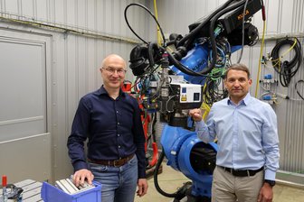Frohe Botschaft für Hohenstein-Ernstthal: Start-up-Unternehmen legt auf Thyssenkrupp-Areal los - Andy Illgen (links) und Janko Neubert sind die Geschäftsführer des neuen Technologie-Unternehmens SynCon Systems, das nach ihren Angaben mit gut gefüllten Auftragsbüchern an den Start geht.