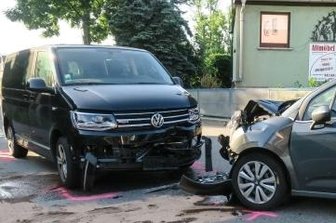 Frontalkollision auf der B 101 in Lauter - Diese Fahrzeuge kollidierten auf der B 101 in Lauter. 