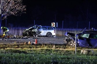 Frontalzusammenstoß: Ein Toter bei Unfall auf B 180 - Der Unfall ereignete sich auf der B 180.