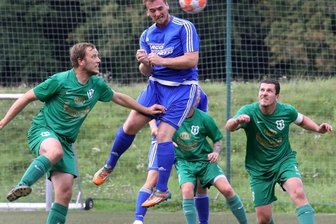 Frühe Führung aus der Hand gegeben - Der zweifache Waldenburger Torschütze Kevin Gumboldt bringt seine Mannschaft in dieser Szene mit 1:0 in Führung. 