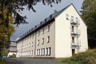 Frühere Forstschule im Vogtland wird verkauft: Wie geht es weiter? - Die ehemalige Forstschule in Morgenröthe soll nächstes Jahr verkauft werden.