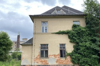 Frühere KZ-Villa in Sachsenburg wird abgerissen: Protestbrief soll an Bundeskanzler gehen - Der Abriss steht nun fest: ehemalige Fabrikanten- und KZ-Kommandantenvilla An der Zschopauaue 10 im Frankenberger Ortsteil Sachsenburg.