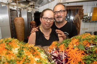Frühere Plauener vom Erdbeben betroffen - Kehrten Plauen 2022 den Rücken: Muzaffer ("Cino") und Tina Gökcen.