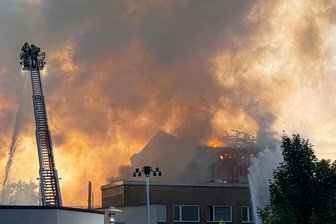 Frühere Staatsoperette in Dresden völlig ausgebrannt: Kinder sollen Feuer gelegt haben - Die ehemalige Staatsoperette in Dresden ist bei einem Brand völlig zerstört worden.