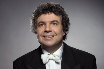 Früherer Chefdirigent der Vogtland Philharmonie kehrt für das Sinfoniekonzert nach Reichenbach und Greiz zurück - Dorian Keilhack dirigiert das 6. Sinfoniekonzert.
