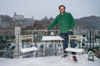 Frühjahrsputz bei Schnee und Eis: Muldenschlösschen in Rochsburg bereitet sich auf Saisonstart vor - Alexander Simon nutzt den Winter für den Frühjahrsputz im Muldenschlösschen. Dazu gehört unter anderem auch ein neuer Internetauftritt.