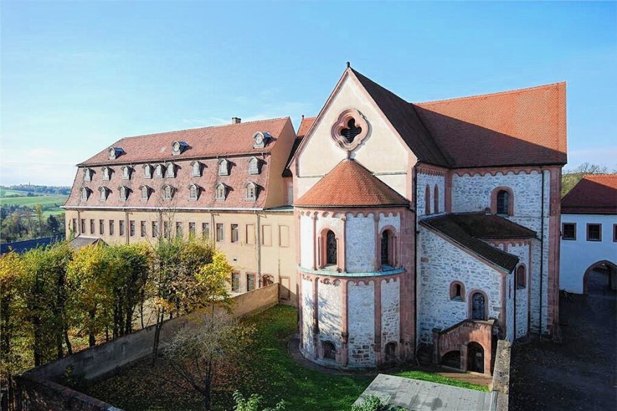 Frühlings-Wildkräuterwanderung rund um das Kloster Wechselburg - Rund um das Kloster Wechselburg wachsen oftmals unbekannte Kräuter. Eine Wanderung macht mit ihnen vertraut. 