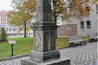 Frühlingsfest mit Sonntags-Einkauf in Freiberg - Die Postmeilensäule an der Meißner Gasse wird eine Station des Erlebnispfads zur Reichen Zeche.