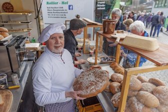 Frühlingsmarkt findet regen Zulauf - Händler freuen sich auf die Saison -
