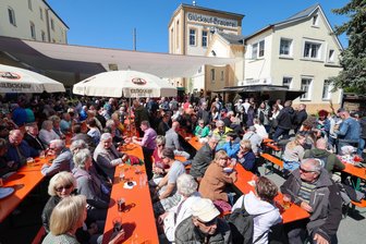 Frühschoppen in Gersdorf: Haben kleine Brauereien eine Zukunft? - Zum Frühschoppen anlässlich des „Tages des Deutschen Bieres“ herrscht Volksfeststimmung in der Glückauf-Brauerei Gersdorf.