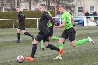 Frust bei der SpVgg Reinsdorf-Vielau: „Hätten ein Remis verdient gehabt“ - Der Lichtensteiner René Bendel (am Ball) sorgte mit seinem Treffer zum 2:1 in der letzten Minute der Nachspielzeit am Sonntag für viel Frust bei der SpVgg Reinsdorf-Vielau.