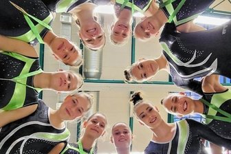 Frust und Freude liegen nah beieinander - Die Turnerinnen des SV Tanne strahlten in Pirna um die Wette: Klara Schubert, Lucy Pampel, Elisabeth Friedrich, Martha Scheibner, Michelle Becher, Franziska vom Scheidt, Lea Günther, Ida Görner, Nele Taubert, Enie Hessler und Lara Müller (im Uhrzeigersinn von oben).
