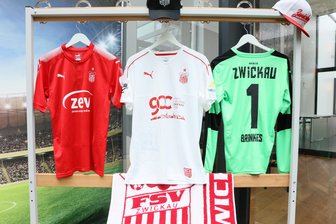 FSV-Sondertrikot zum Stadtjubiläum - Das weiße Sonderdress des FSV-Zwickau zum Stadtjubläum.