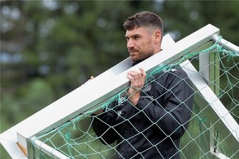 FSV-Torhüter Brinkies: "Wir hissen nicht die weiße Fahne" - Zwickaus Torhüter und Kapitän Johannes Brinkies trägt beim FSV Zwickau nicht nur die Tore, sondern auch große Verantwortung. 