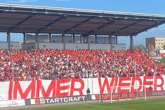FSV Zwickau: Abschiedsspiel von Mike Könnecke - wird die GGZ-Arena gegen Chemie Leipzig ausverkauft sein? - Volle Hütte im letzten Heimspiel? Bereits 8244 Tickets wurden für die Partie gegen Chemie Leipzig im Vorverkauf abgesetzt.