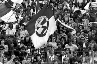 FSV-Zwickau: Auch ehemalige Spieler wollen alten Vereinsnamen Sachsenring zurück - Zwickauer Fußball-Fans in den 70er-Jahren. 