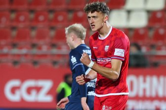 FSV Zwickau dreht Spiel gegen Babelsberg und bleibt daheim eine Macht - Zwickaus Lukas Eixler traf zum 1:1- und zum 2:2-Ausgleich.