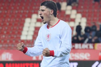 FSV Zwickau empfängt im Topspiel Erfurt: „Vor drei Jahren waren wir noch Bratwürste“ - Stürmer Veron Dobruna hat sich wie die Mannschaft weiterentwickelt. Reserven gibt es allemal.
