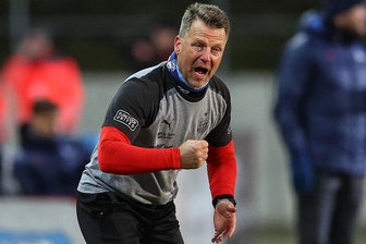 FSV Zwickau: Erst Ausschreitungen, dann Siegesserie gerissen - so lief das Nachholspiel beim SV Babelsberg - Immer engagiert an der Linie: FSV-Coach Rico Schmitt.