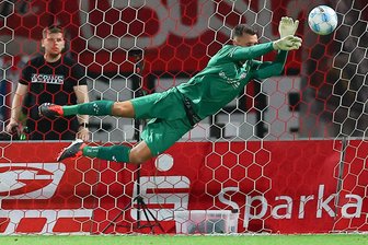 FSV Zwickau: Fünf Gründe für den Höhenflug der Schwäne in der Hinrunde und eine tiefe Wunde - Hat seinen Anteil am Höhenflug des FSV Zwickau: Keeper Lucas Hiemann hielt achtmal seinen Kasen sauber.
