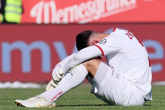 FSV Zwickau: Geburtstag, Patzer, Hochzeit – Torhüter Hiemann im Wechselbad der Gefühle - Wieder nichts: Der Sachsenpokal-Traum ist für den FSV Zwickau geplatzt. Keeper Lucas Hiemann war nach Abpfiff untröstlich.