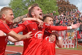 FSV Zwickau gewinnt gegen Carl Zeiss Jena - Jonas Nietfeld traf in der 91. Minute per Kopfball.