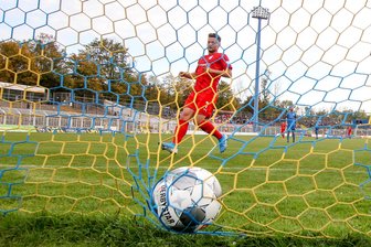 Janik Mäder trifft zum 0:7 für Zwickau.