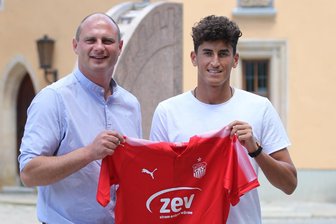 FSV Zwickau leiht Innenverteidiger aus - Sportdirektor David Wagner (li.) mit Ali Odabas.