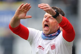 FSV Zwickau: Mannschaft reist im Fanbus beim BFC Dynamo an und spielt remis - Auch wenn nicht immer alles klappte: FSV-Trainer Rico Schmitt kann auf eine erfolgreiche Saison seiner Mannschaft zurückblicken.