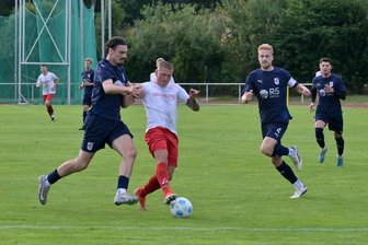 FSV Zwickau: Marc-Philipp Zimmermann meldet sich eindrucksvoll zurück - Marc-Philipp Zimmermann (weißes Trikot) machte im Zwickauer Testspiel gegen Fulda den Unterschied.