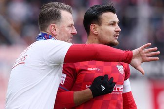 FSV Zwickau: Mit „007“ Schmitt unterwegs – Fragen und Antworten vor dem Meuselwitz-Auftakt - Für FSV-Trainer Rico Schmitt und seinen verlängerten Arm auf dem Rasen, Kapitän Andrej Startsev, wird es am Sonntag wieder ernst.