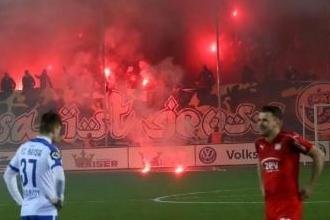 FSV Zwickau muss Strafe zahlen - Im Spiel gegen Rostock waren Bengalos auf den Rasen geflogen.