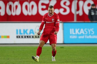 FSV Zwickau ohne „Zimbo“ im Bezirksderby beim VFC Plauen: Kann ein gebürtiger Vogtländer seine Chance nutzen? - So sieht sich Lucas Albert auf dem Rasen am liebsten.