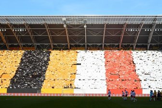 Choreografie der Fans vom Dynamo Dresden zur Fan-Freundschaft mit dem Zwickau