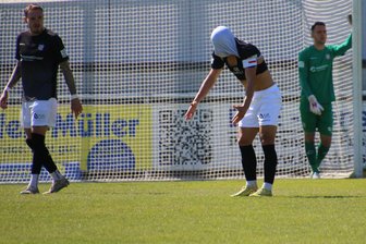 FSV Zwickau: Serie hält gegen Luckenwalde, aber Kapitän Startsev todtraurig - Andrej Startsev ärgert sich nach nach seiner fünften Gelben Karte.