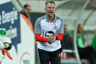 FSV Zwickau: So tickt Trainer Rico Schmitt - Zwickaus Trainer Rico Schmitt engagiert sich an der Seitenlinie. Im ersten Jahr ist der Klassenerhalt das primäre Ziel des FSV.
