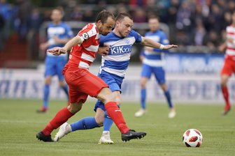 FSV Zwickau verliert in Meppen - Toni Wachsmuth im Zweikampf mit dem Meppener Nico Granatowski.