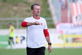 FSV Zwickau vor Weichenstellung? Trainer fordert gegen 1. FC Magdeburg II mehr Enthusiasmus - Trainer Rico Schmit und der FSV Zwickau streben am Dienstagabend gegen den 1. FC Magdeburg II den dritten Saisonsieg in der Fußball-Regionalliga an.