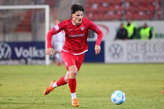 FSV Zwickau: Warum der April sportlich und auch personell spannend wird - Bei FSV-Stürmer Veron Dobruna (sechs Tore in der Liga/vier im Pokal) greift mit seinem nächsten Einsatz die Option für eine einjährige Vertragsverlängerung beim FSV Zwickau.