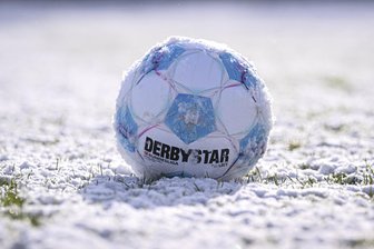 FSV Zwickau: Wird die Rasenheizung wieder zu einer Option? - Schnee braucht niemand zum Fußball. Erst ab Liga drei ist eine Rasenheizung vorgeschrieben.
